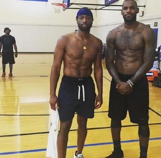 身体碰撞 身体碰撞